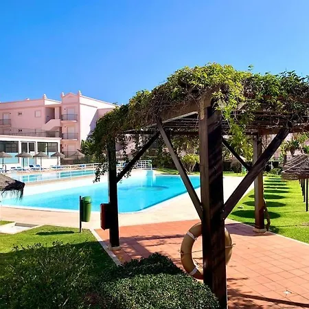 Casa Da 5 - St 2 Bedrooms , Amazing Sea View , Pool , Wifi * Senhora da Luz