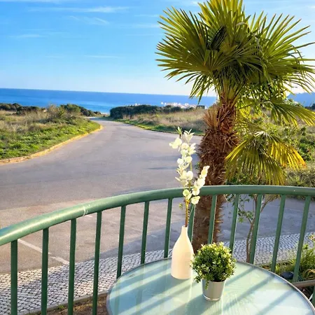 Apartmán Casa Da 5 - Sea View 2 Bedrooms , & Swimming-pool Luz
