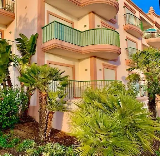 Casa Da Luz 5 - Sea View 2 Bedrooms Apt , Beach & Swimming-Pool Apartment *