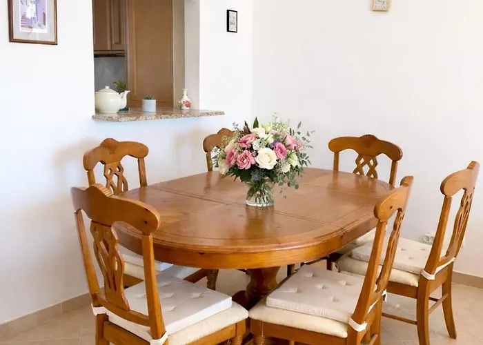 Casa Da 5 - St 2 Bedrooms , Amazing Sea View , Pool , Wifi