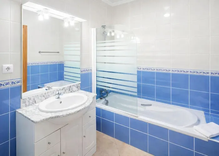 Casa Da Luz 5 - Sea View 2 Bedrooms Apt , Beach & Swimming-Pool Luz