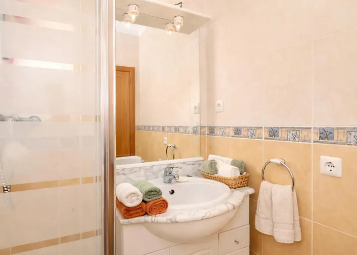 Casa Da 5 - St 2 Bedrooms , Amazing Sea View , Pool , Wifi