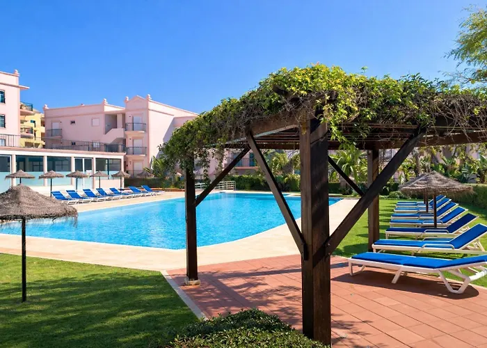 Casa Da Luz 5 - Sea View 2 Bedrooms Apt , Beach & Swimming-Pool